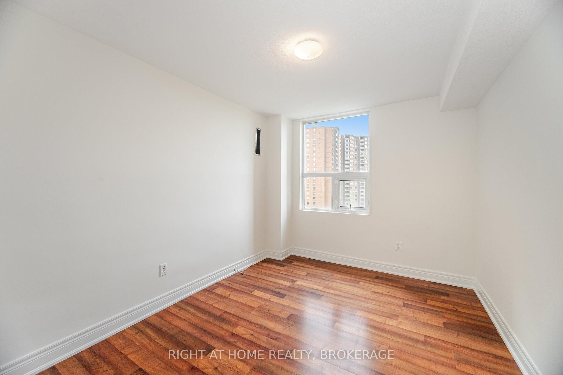 3 Bedrooms Condo at 714 The West Mall, Toronto For sale