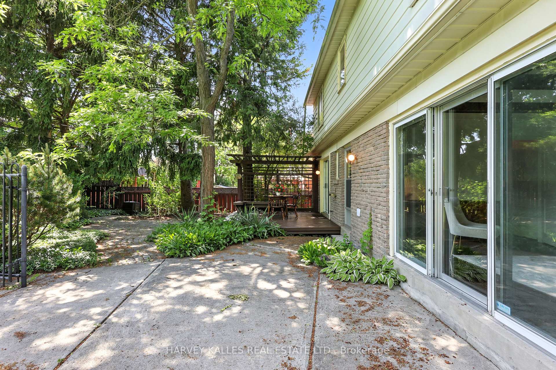 15 Woolsthorpe Crescent