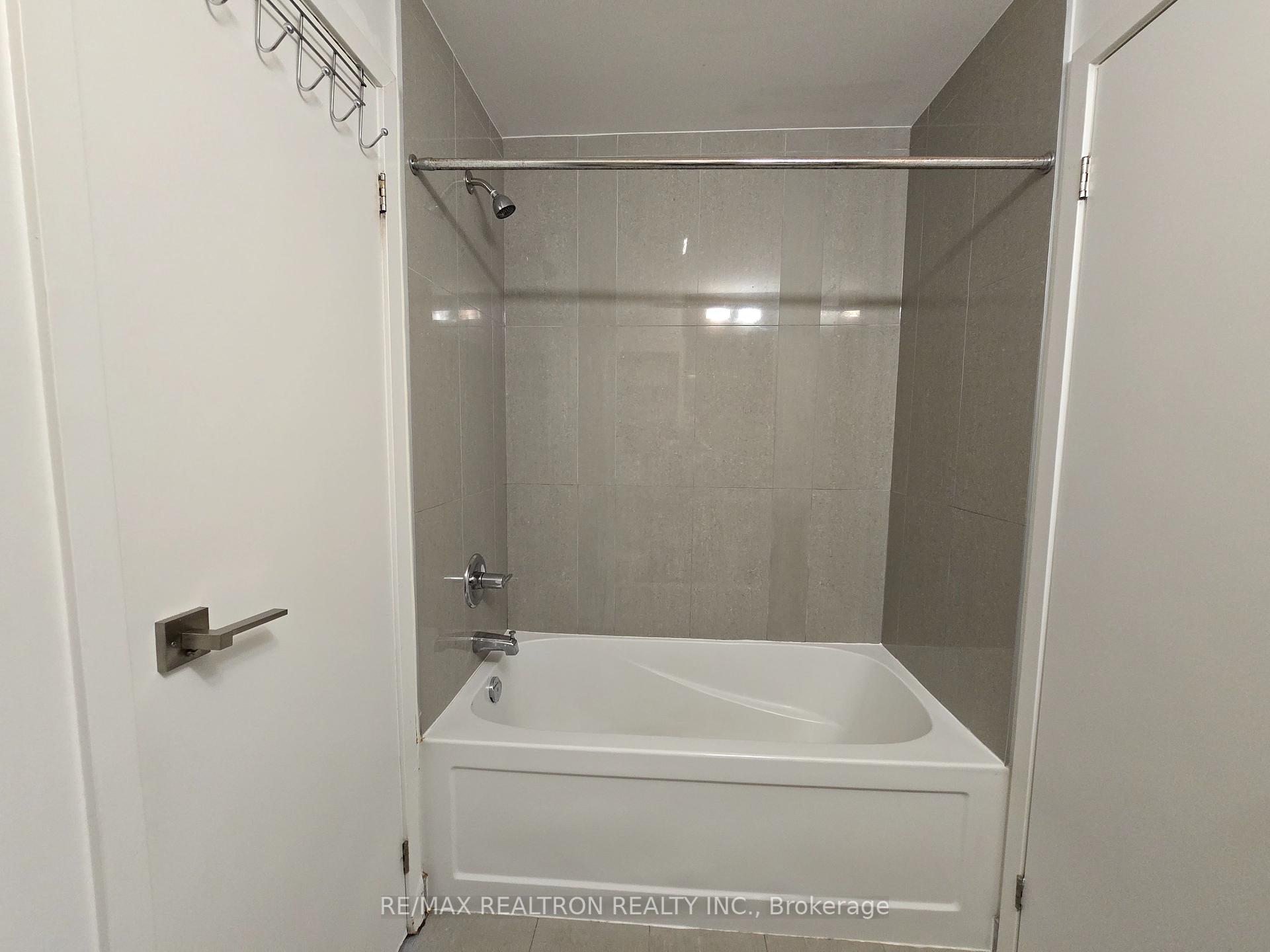 2 Bedrooms Condo at 89 Dunfield, Toronto For sale
