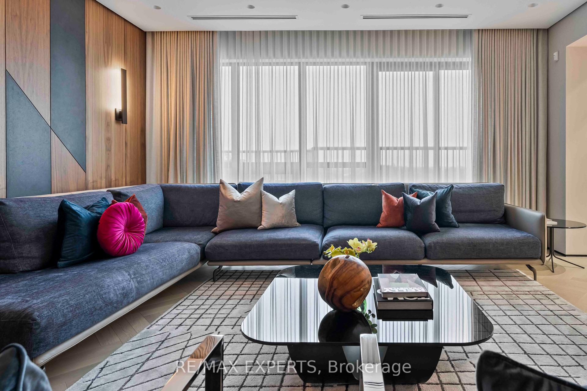 4 Bedrooms Condo at 1700 Avenue, Toronto For sale