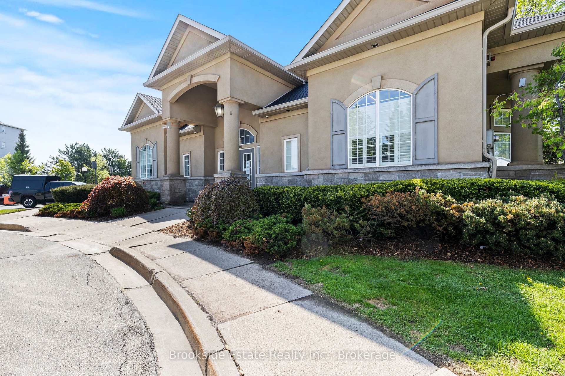 1 Bedroom Condo at 1431 Walkers, Burlington For sale