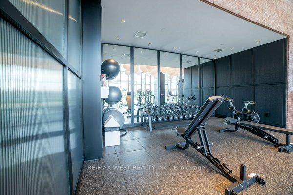 2 Bedrooms Condo at 3220 William Coltson, Oakville For sale