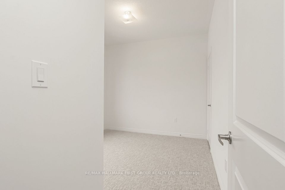 https://trreb-image.ampre.ca/BUMnsenvCvSF-VRoTMhSpdBkb2tUIc9p-_J1jCvQzbc/rs:fit:960:960/wm:.5:so:0:50:.4/wmsh:10/wmt:PHNwYW4gZm9yZWdyb3VuZD0nd2hpdGUnIGZvbnQ9JzY4Jz5SRS9NQVggSEFMTE1BUksgRklSU1QgR1JPVVAgUkVBTFRZIExURC4sIEJyb2tlcmFnZTwvc3Bhbj4/L3RycmViL2xpc3RpbmdzLzQwLzg2LzUyLzYwL3AvNjZjZjA1NmQtNTA2OC00OTNiLTg4ZTktNDg3M2ZlZDA5MTM4LmpwZw.jpg
