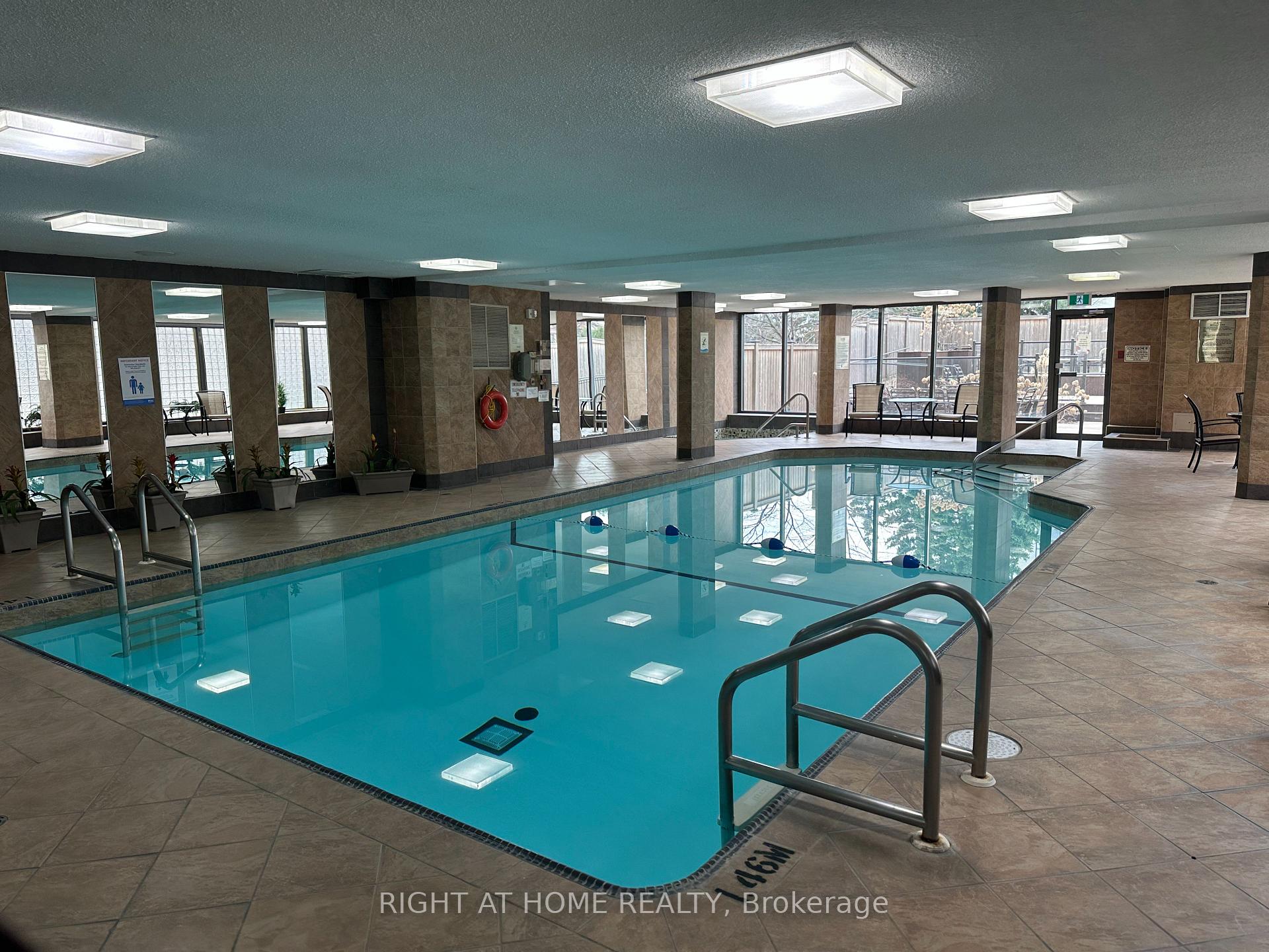 3 Bedrooms Condo at 300 Webb,  Mississauga For sale