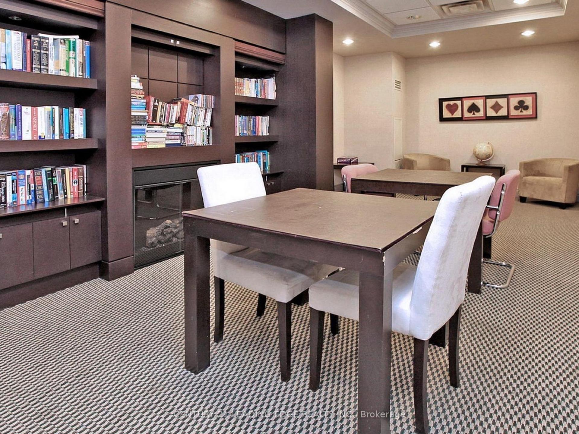 2 Bedrooms Condo at 30 Grand Trunk, Toronto For sale