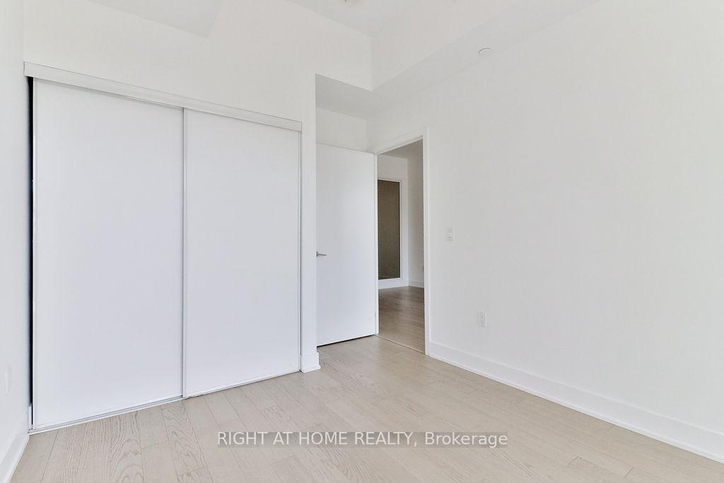 2 Bedrooms Condo at 30 Shore Breeze, Toronto For sale