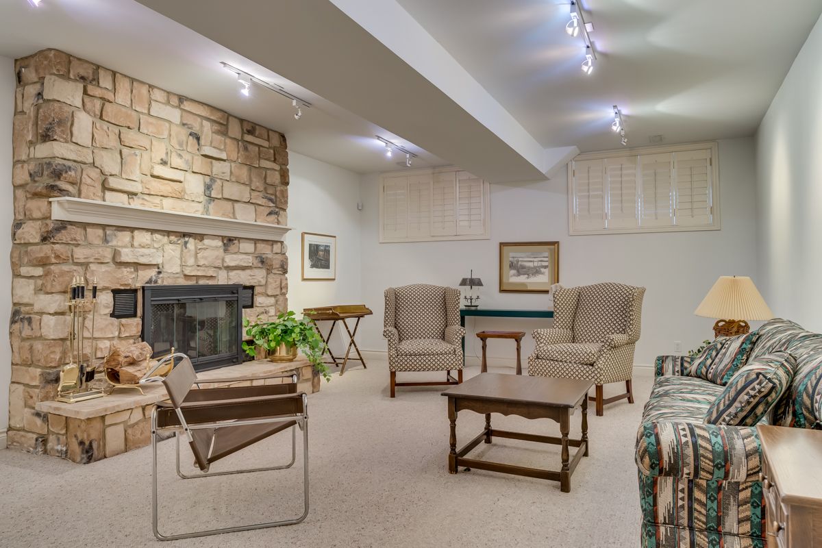 1373 Maple Road