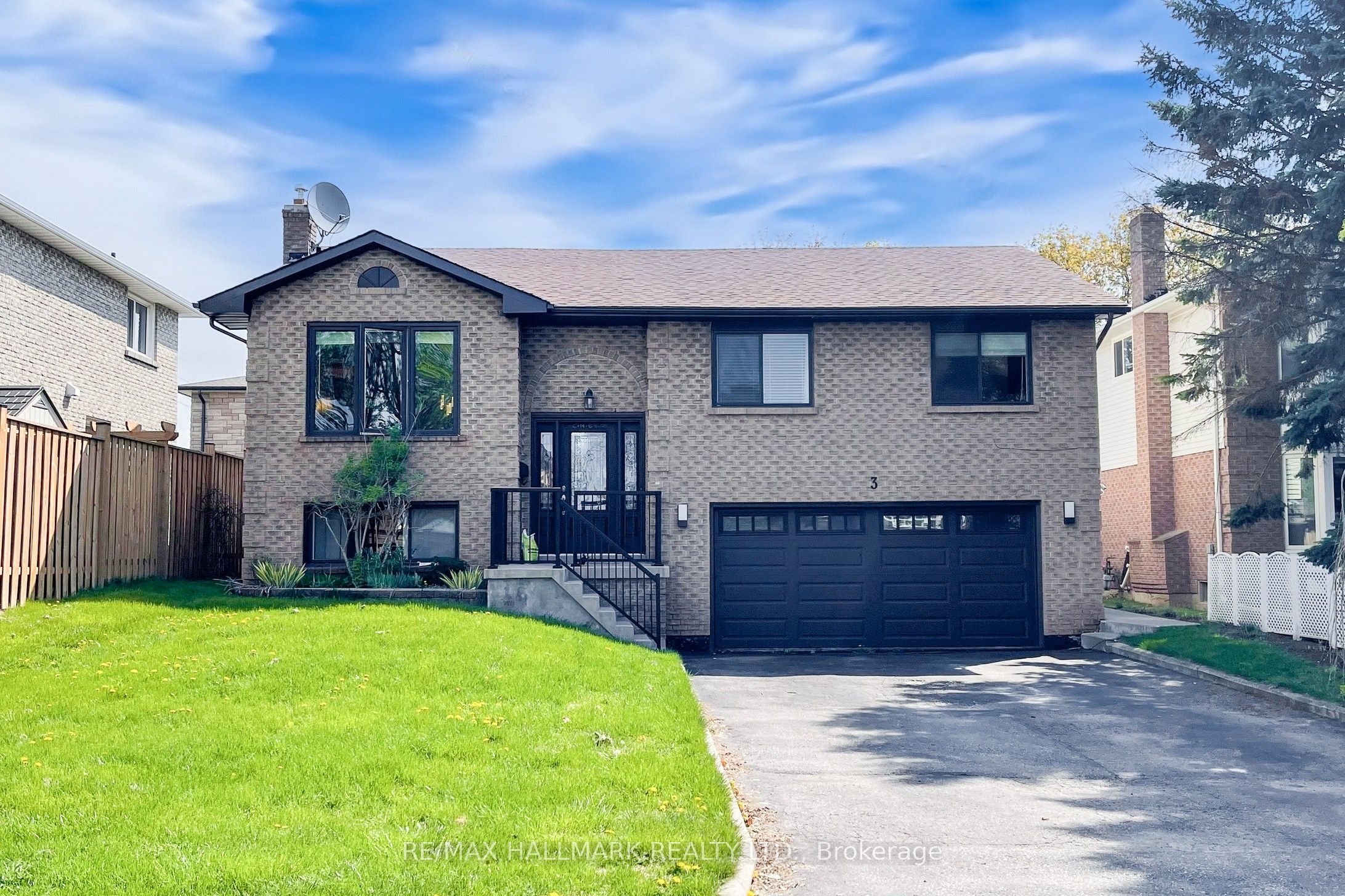 3 Cherry Blossom Crescent, Clarington, ON L1E 1H1