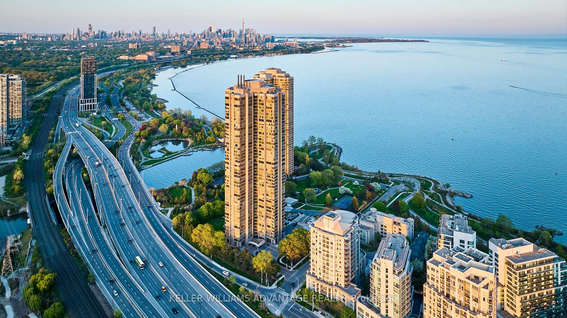 2 Bedrooms Condo at 2045 Lake Shore, Toronto For sale