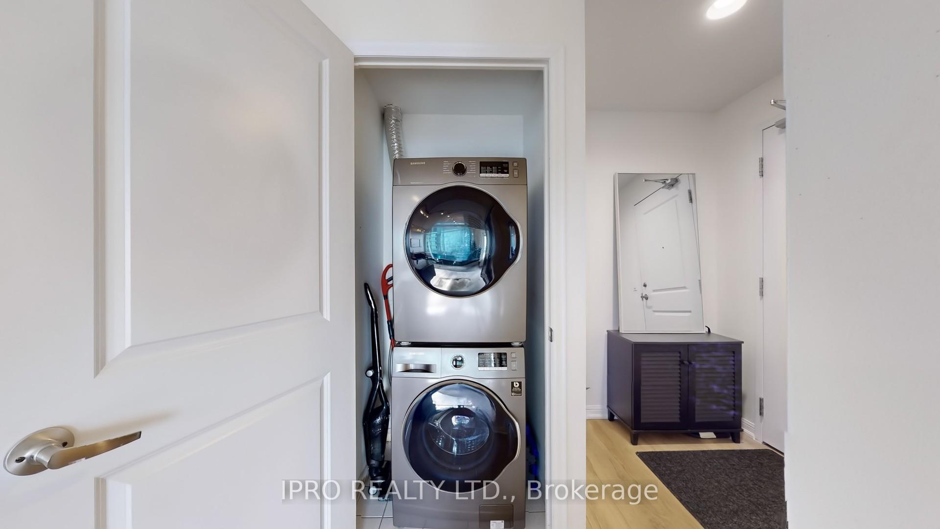 2 Bedrooms Condo at 628 Fleet, Toronto For sale