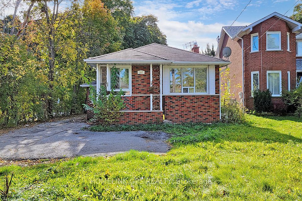 267 Elgin Mills