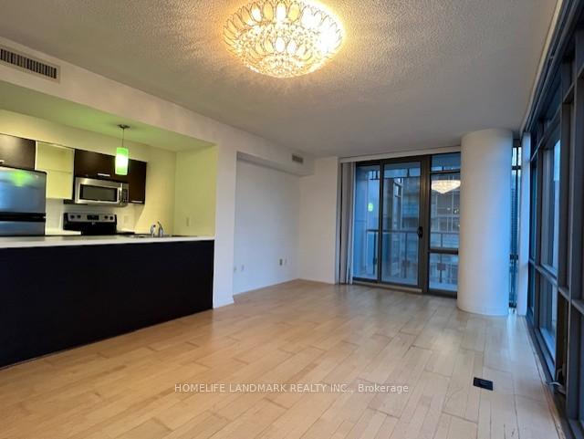 2 Bedrooms Co-op at 38 grenville, Toronto For sale