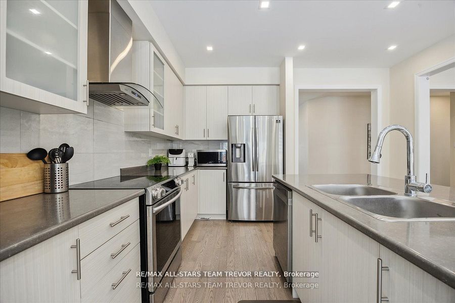 83 Kingknoll Crescent
