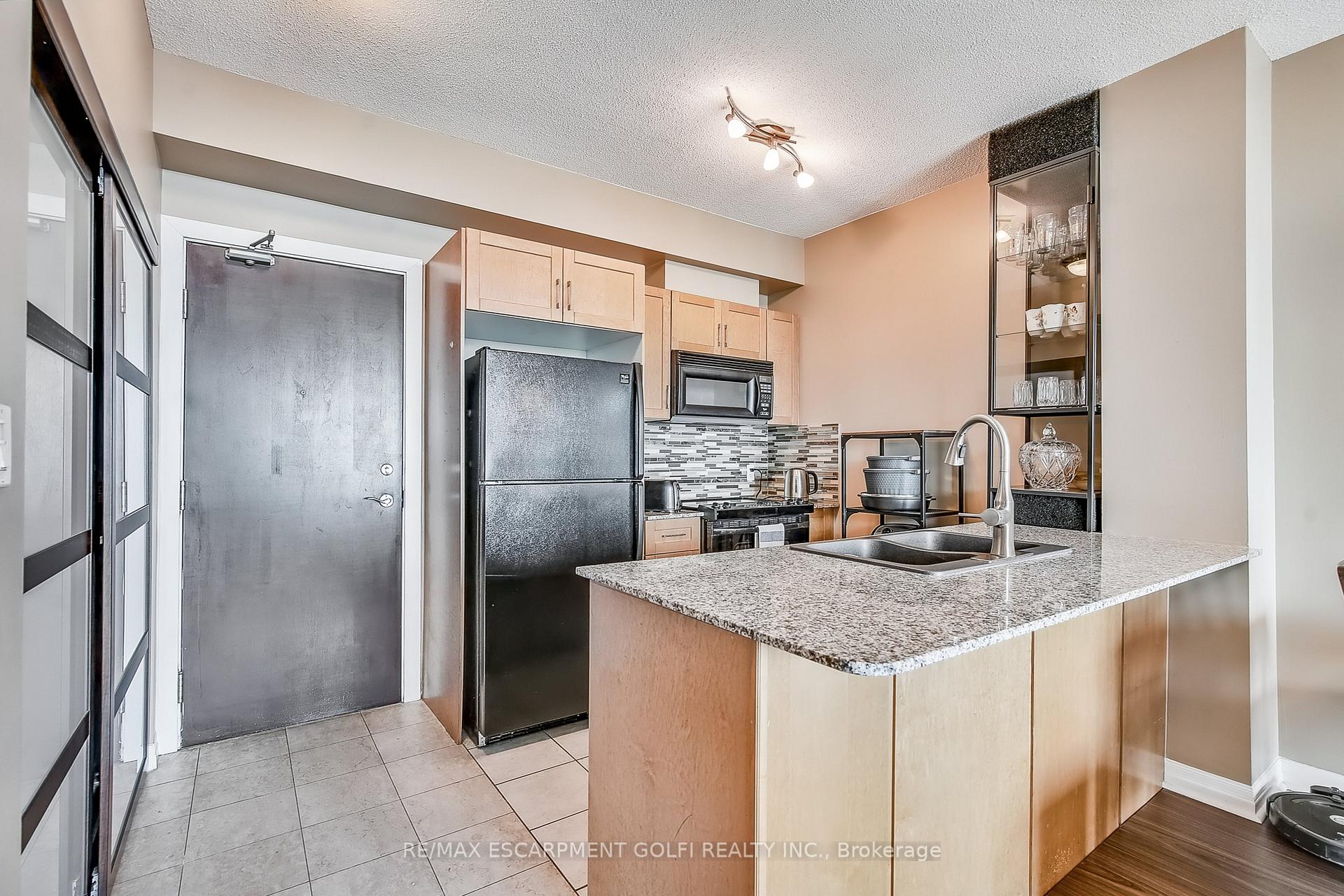 1 Bedroom Condo at 1359 Rathburn, Mississauga For sale