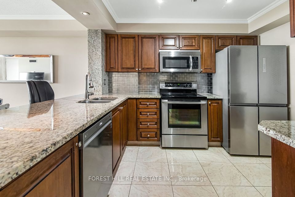3845 Lake Shore