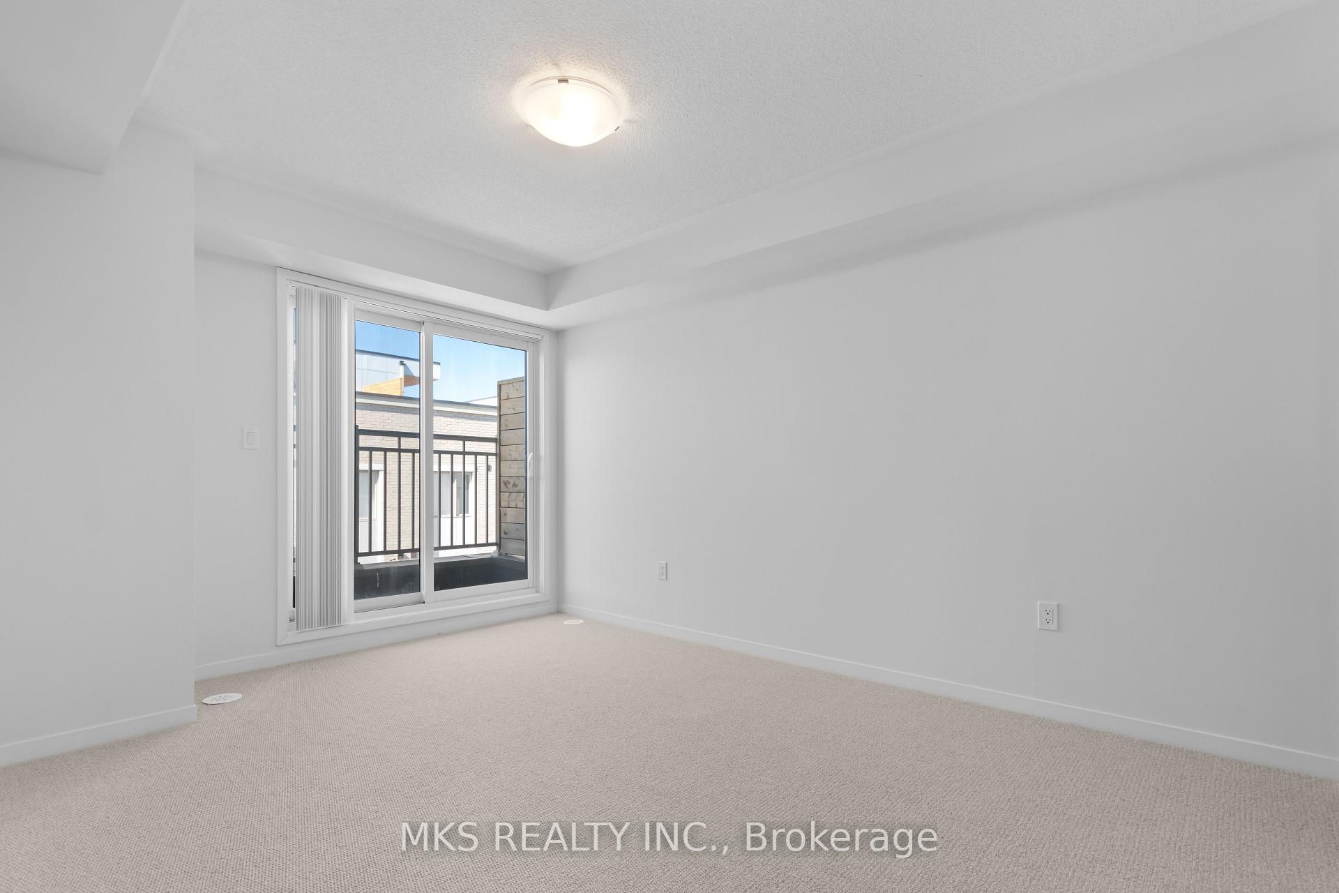 3 Bedrooms Condo at 121 Honeycrisp,  Vaughan For sale