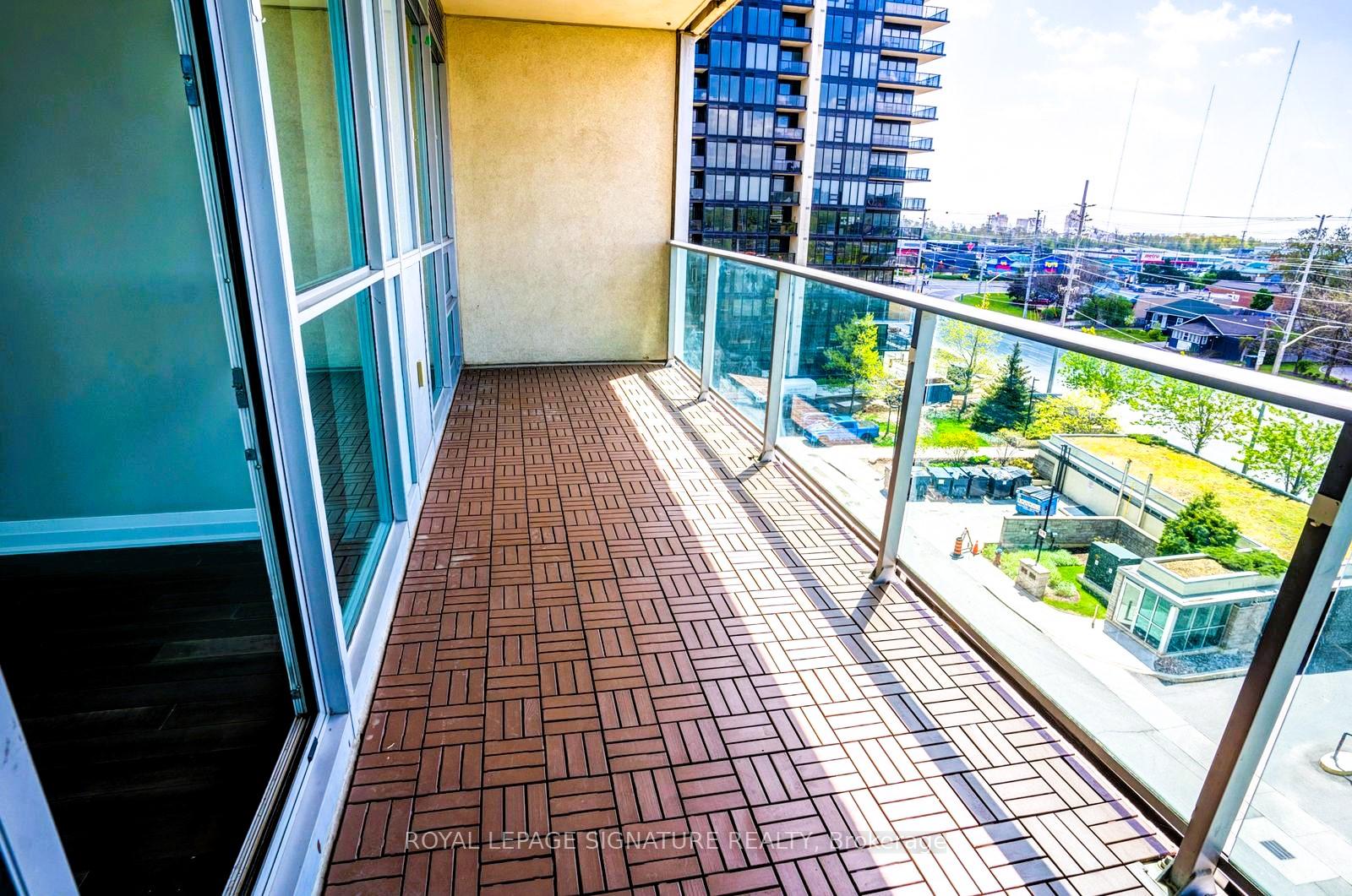 3 Bedrooms Condo at 1055 Southdown, Mississauga For sale