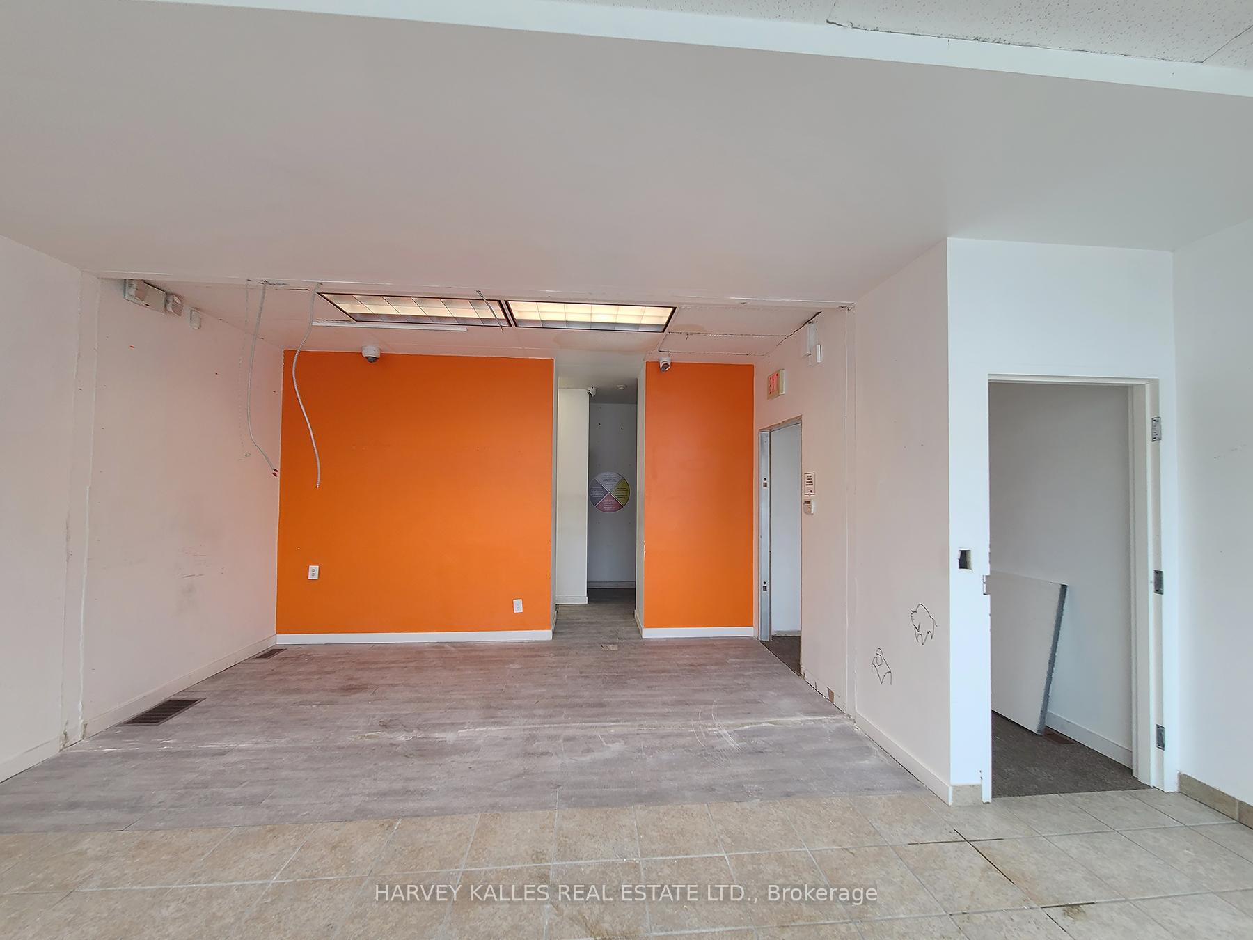3813 Lake Shore Boulevard W retail