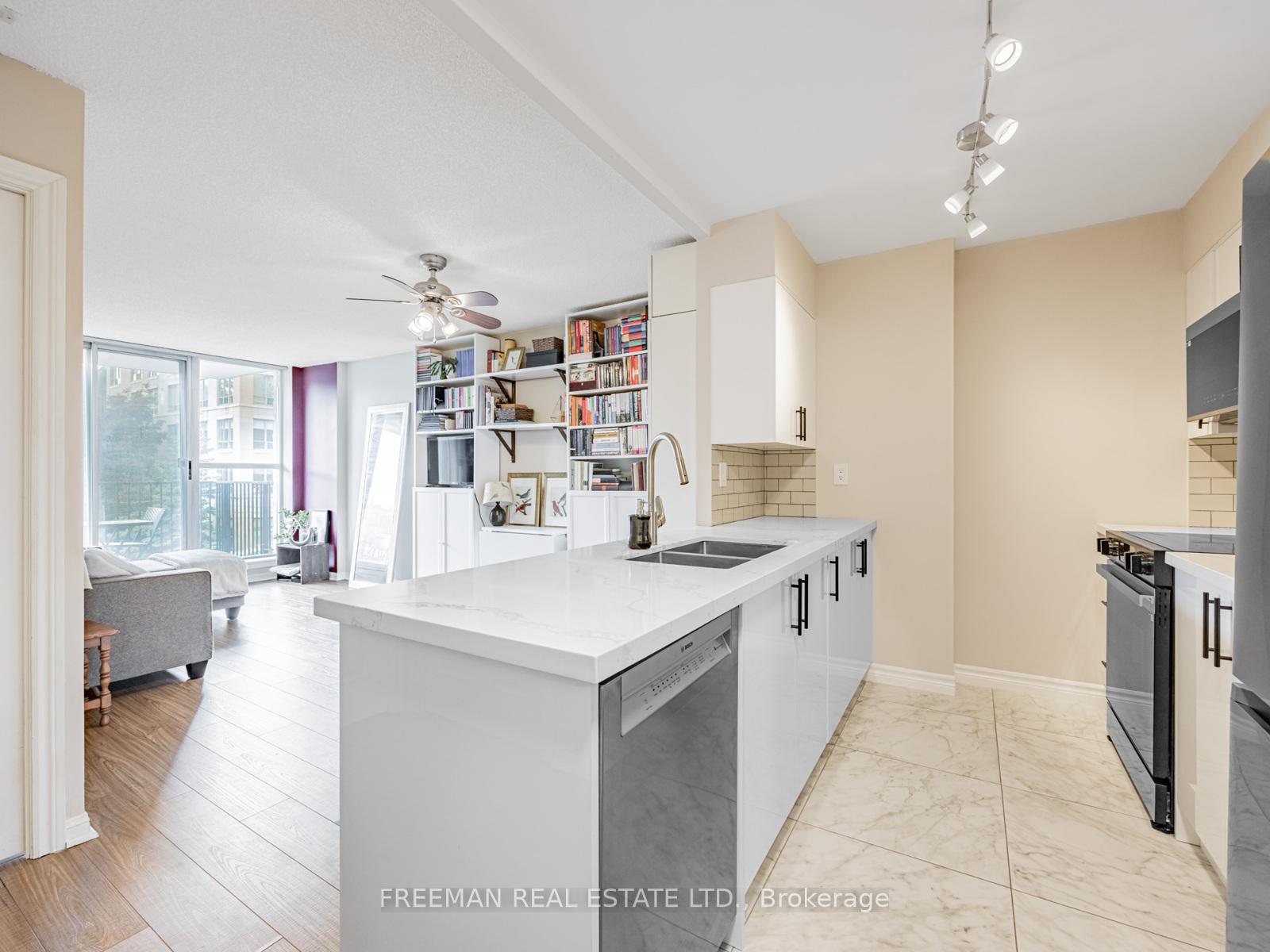 2 Bedrooms Condo at 260 Merton, Toronto For sale