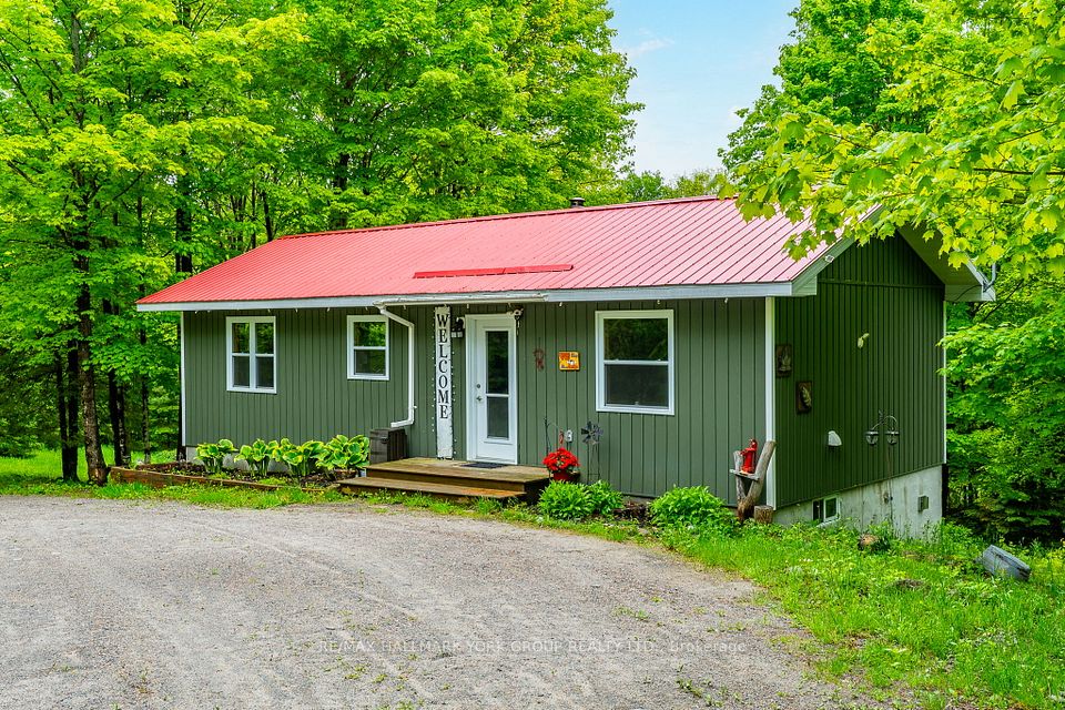 1664 Minnicock Lake