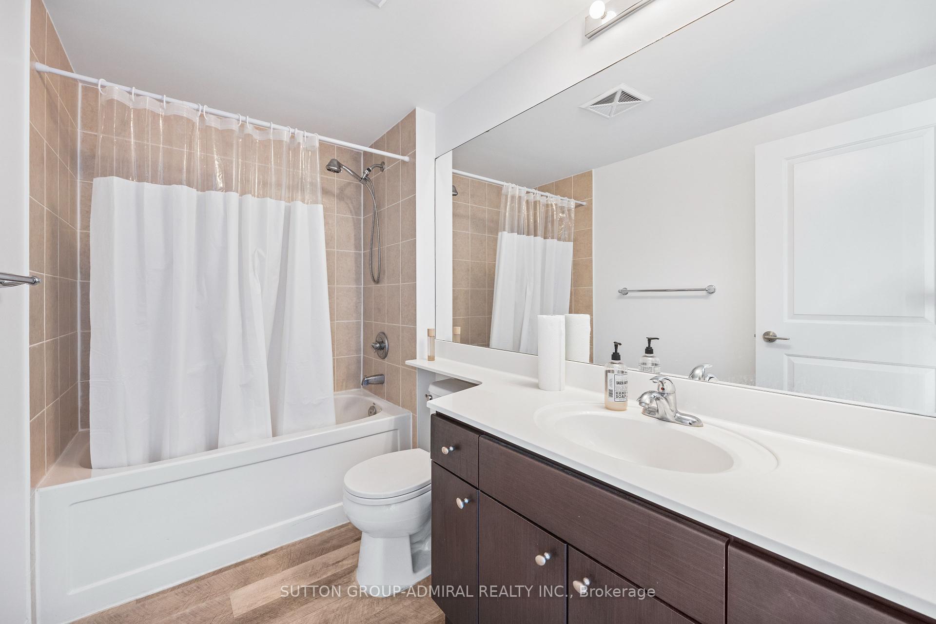 1 Bedroom Condo at 30 Herons Hill, Toronto For sale
