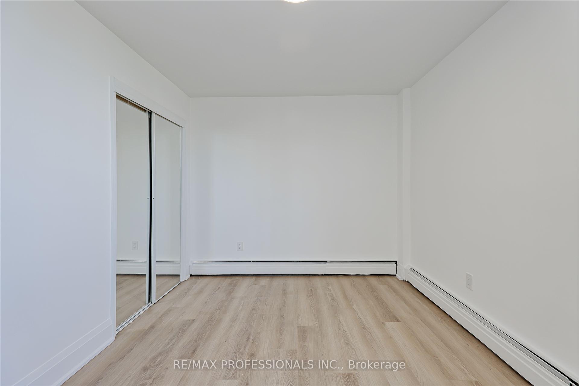 3 Bedrooms Condo at 11 Neilson, Toronto For sale