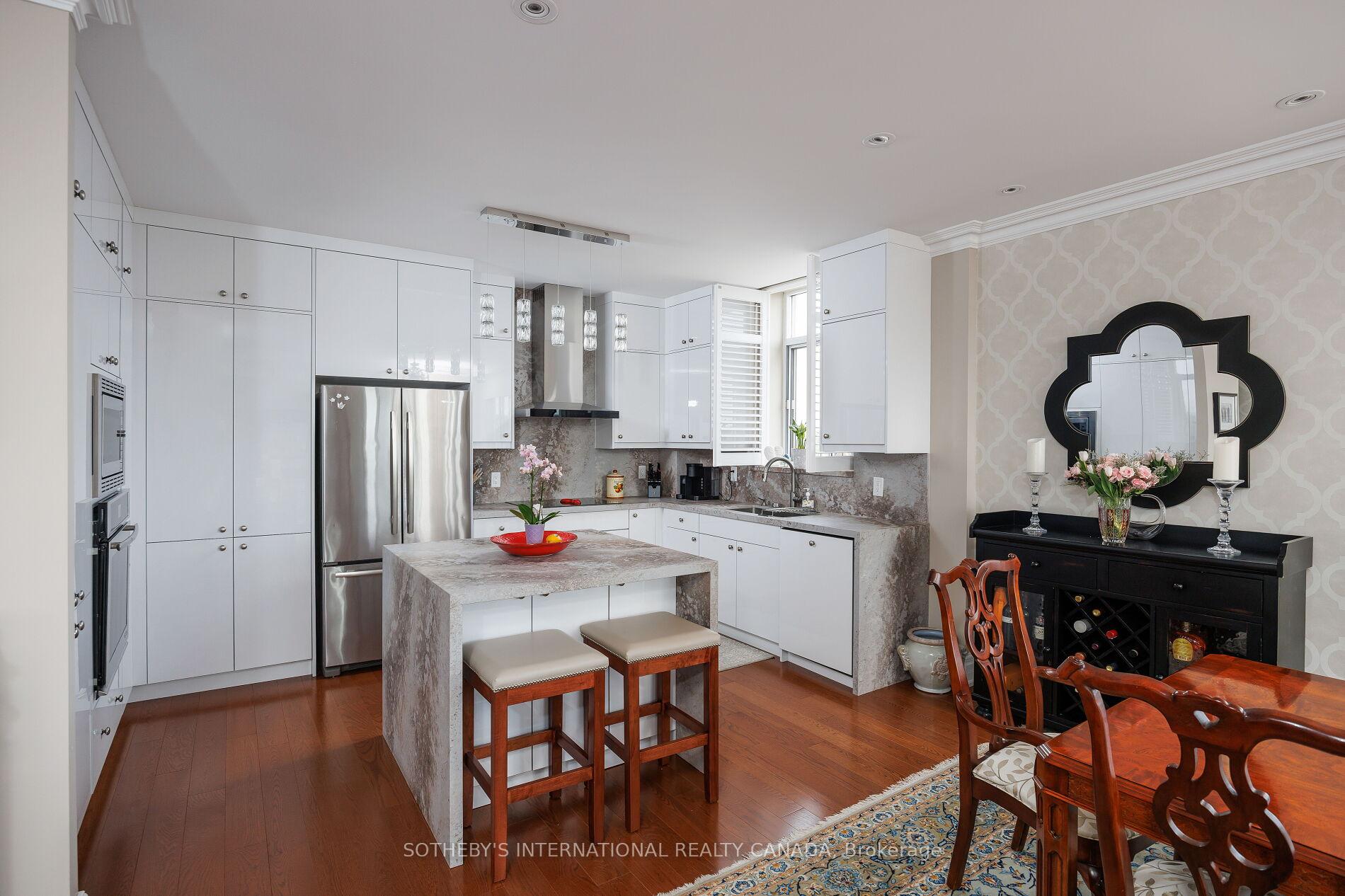 2 Bedrooms Condo at 935 Royal York, Toronto For sale