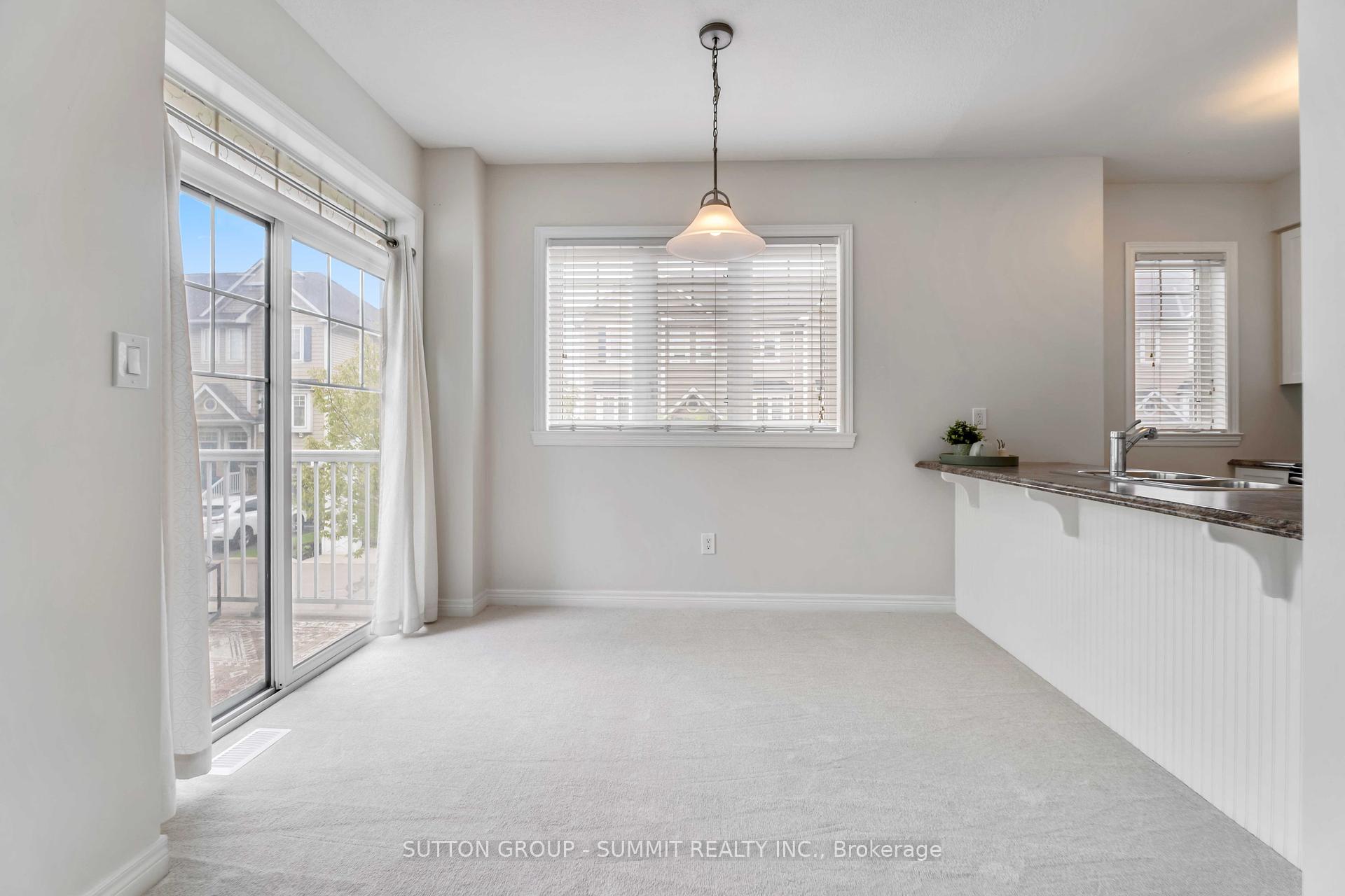 3 Bedrooms Condo at 337 Beach, Hamilton For sale