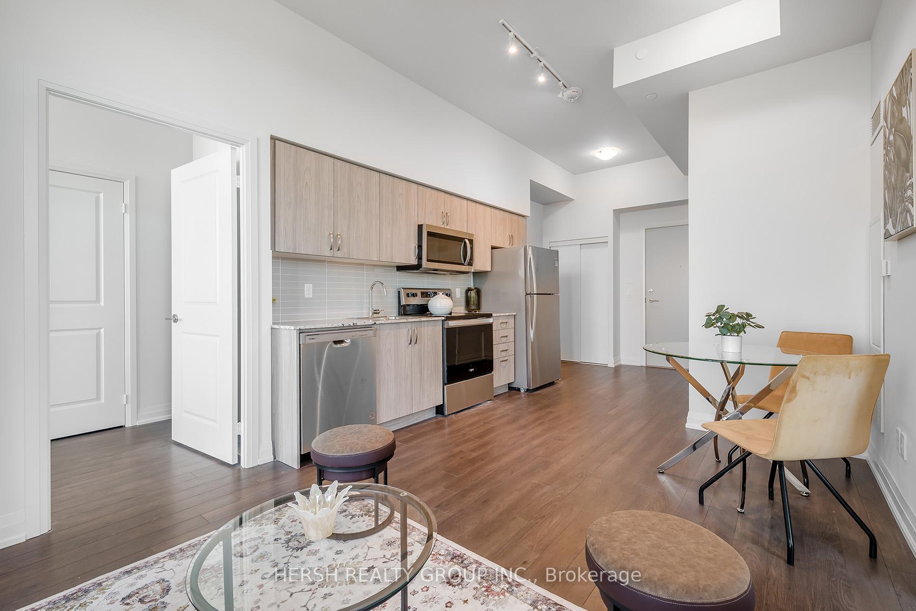 3 Bedrooms Condo at 10 Meadowglen,  Toronto For sale