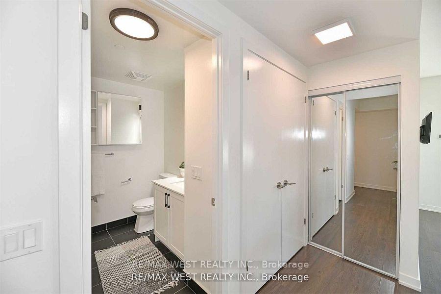 2 Bedrooms Condo at 2212 Lake Shore, Toronto For sale