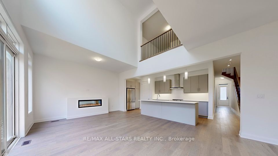 Vaulted ceiling open to loft