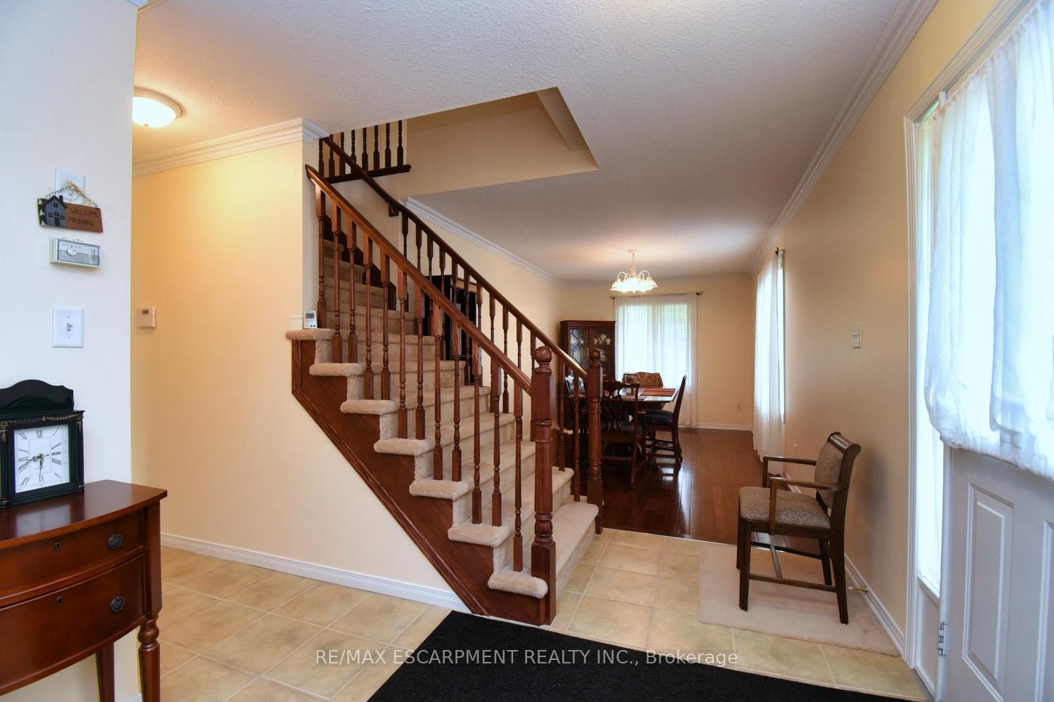 3 Bedrooms Condo at 7 Southside, Hamilton For sale
