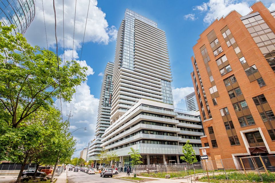 #304 - 161 Roehampton Avenue, Toronto, ON M4P 0C8