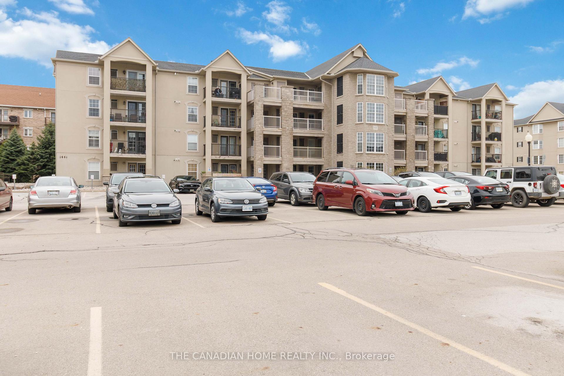 2 Bedrooms Condo at 1441 Walkers, Burlington For sale