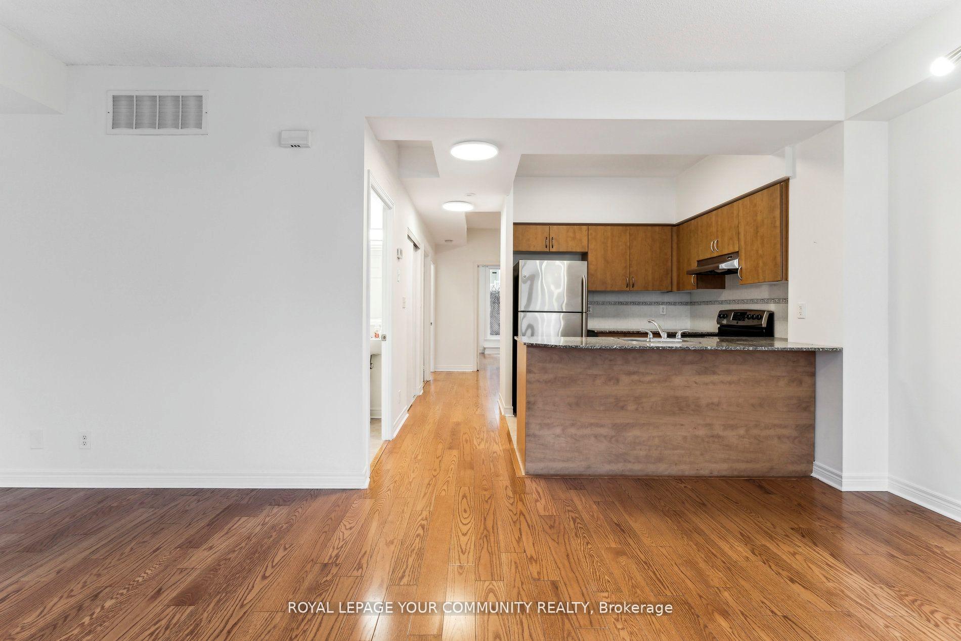 3 Bedrooms Condo at 207 Wellesley,  Toronto For sale