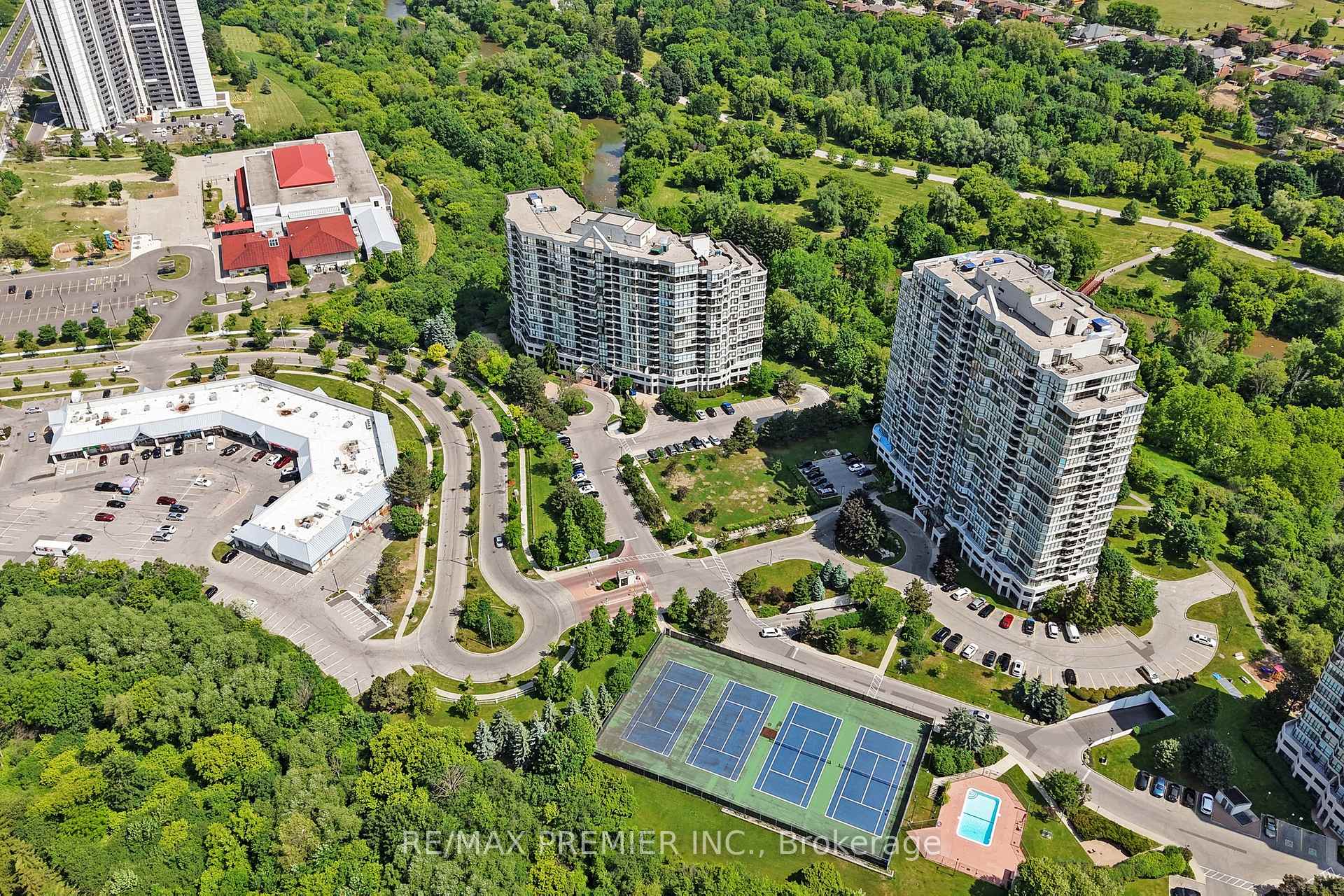 3 Bedrooms Condo at 1 Rowntree, Toronto For sale