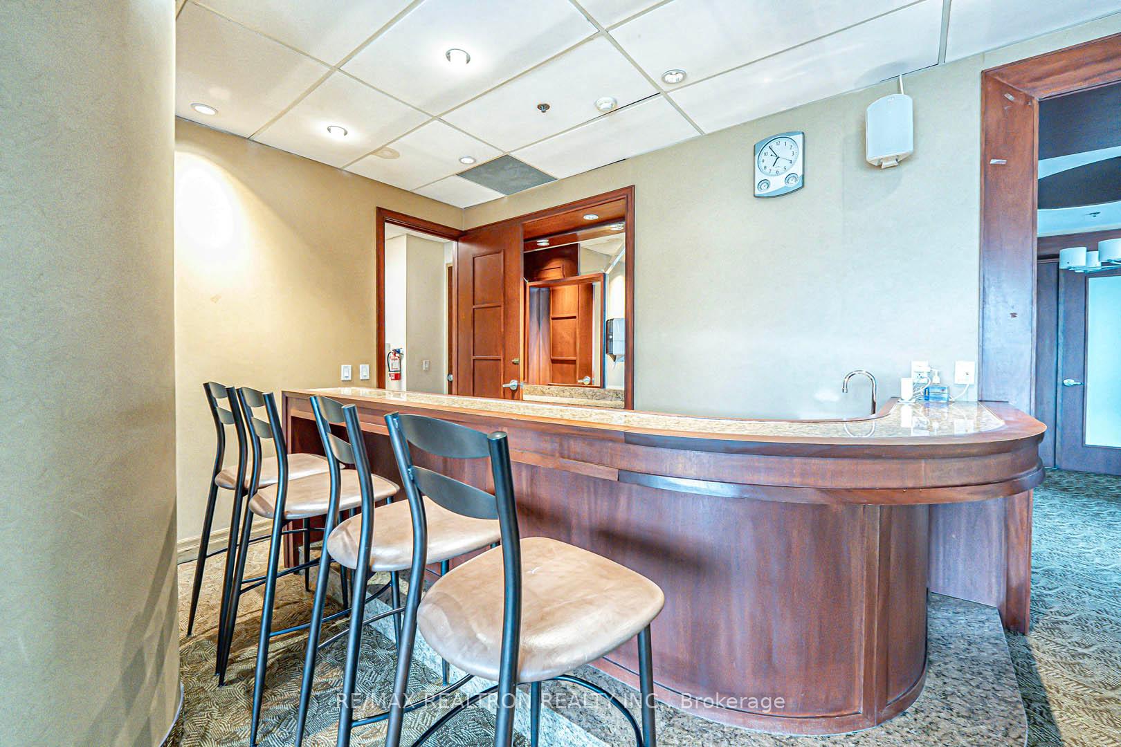 2 Bedrooms Condo at 60 Byng, Toronto For sale
