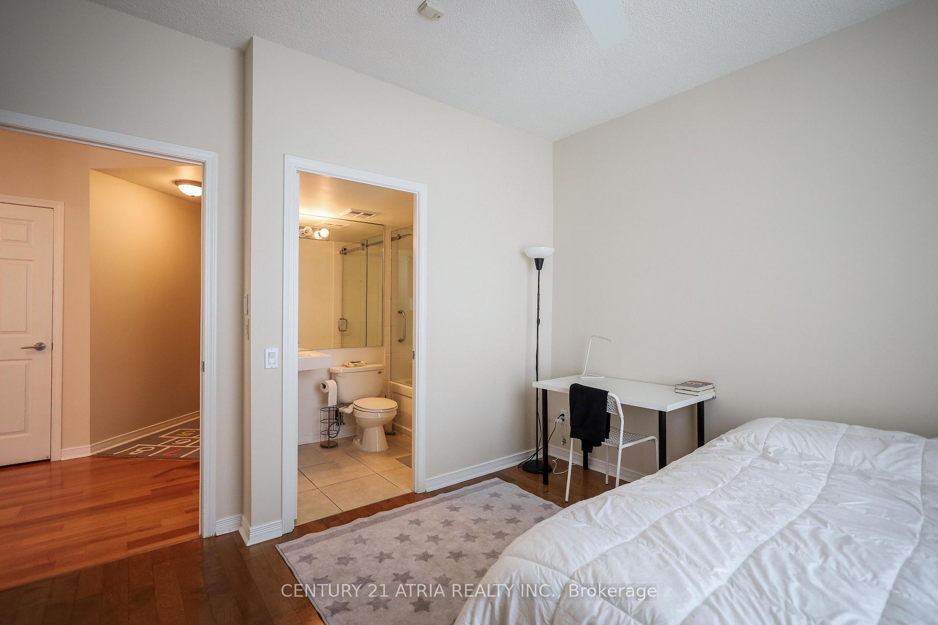 2 Bedrooms Condo at 455 Rosewell, Toronto For sale