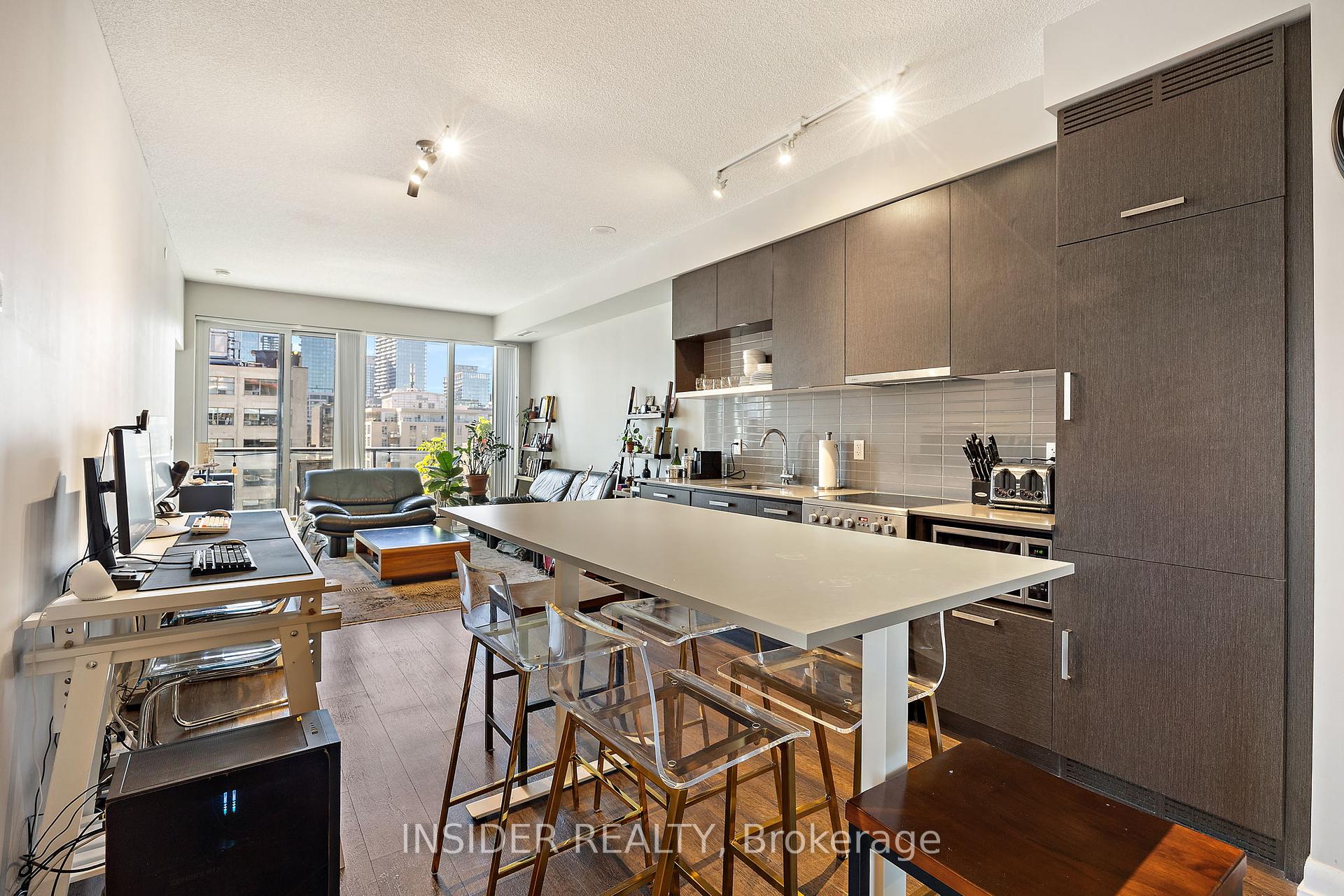 2 Bedrooms Condo at 435 Richmond,  Toronto For sale