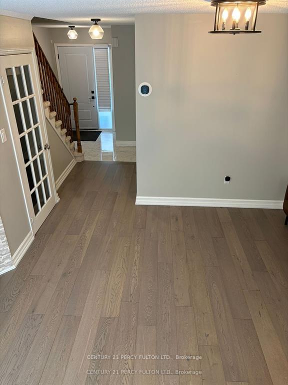 3 Bedrooms Condo at 3100 Fifth, Mississauga For sale