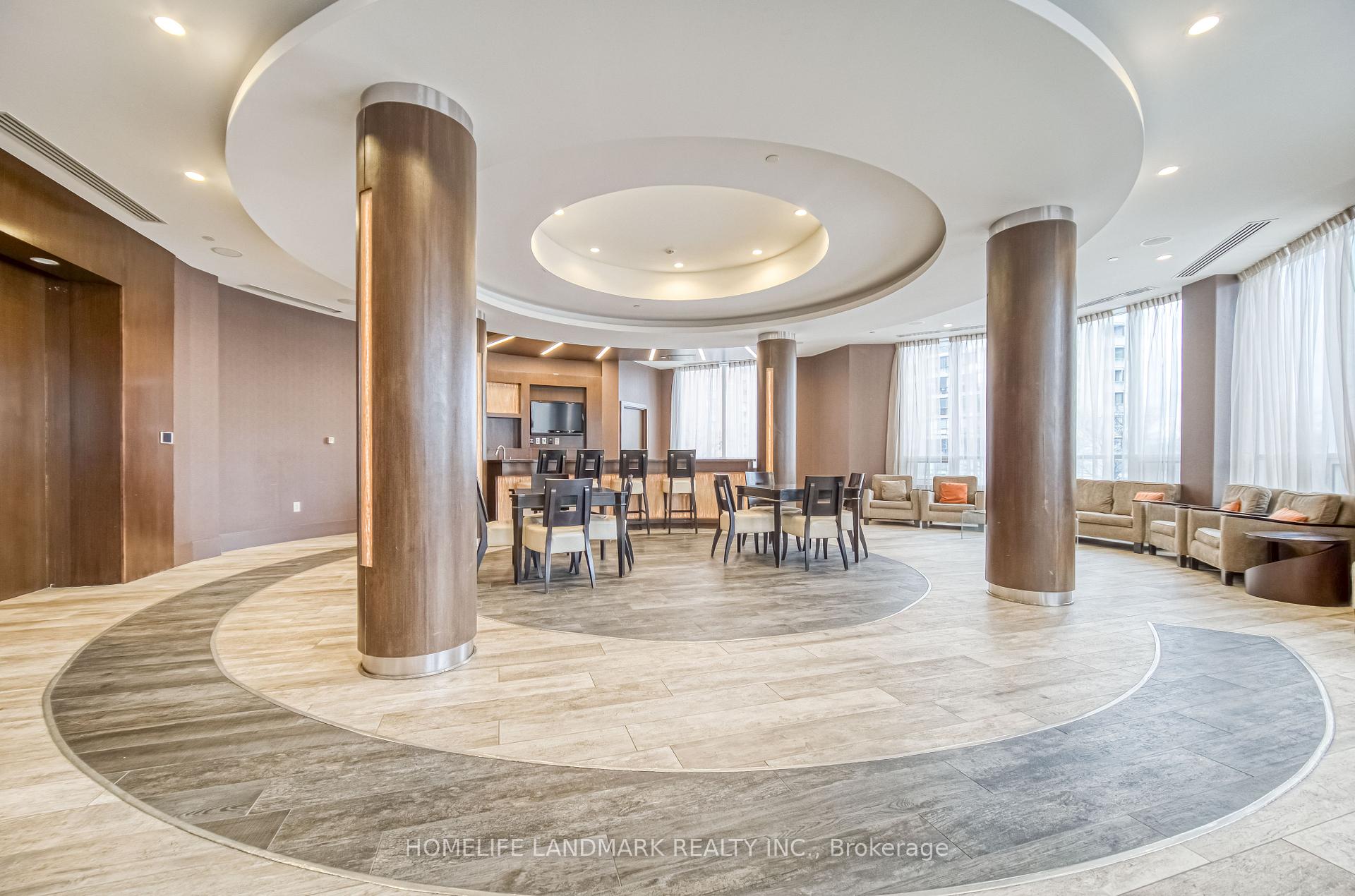 3 Bedrooms Condo at 500 Doris,  Toronto For sale