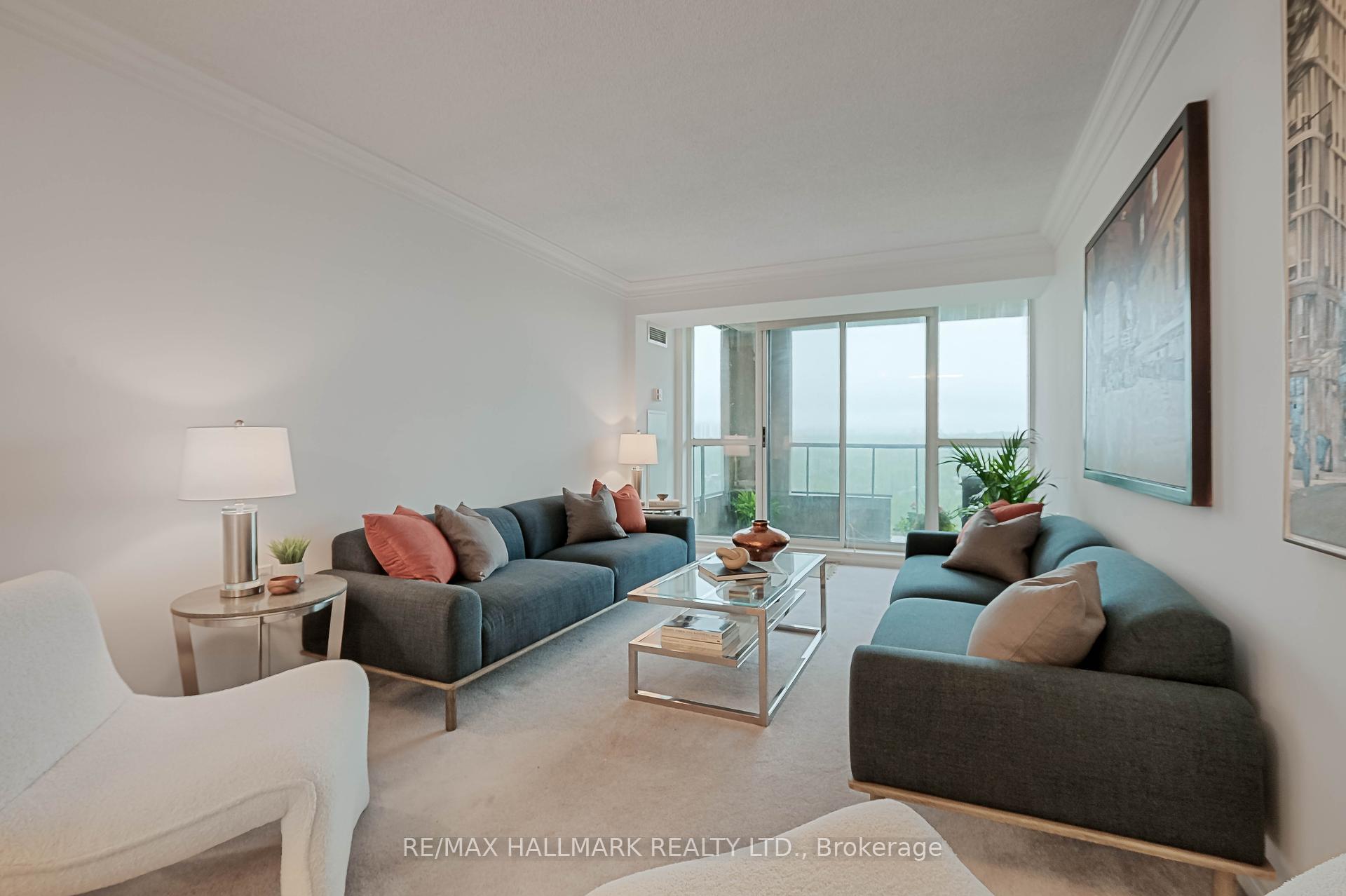 2 Bedrooms Condo at 388 Bloor, Toronto For sale