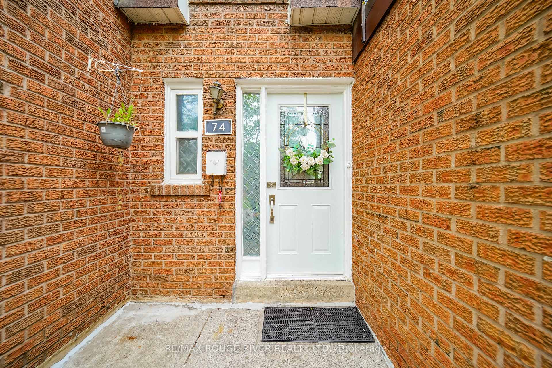 3 Bedrooms Condo at 100 Bridletowne, Toronto For sale
