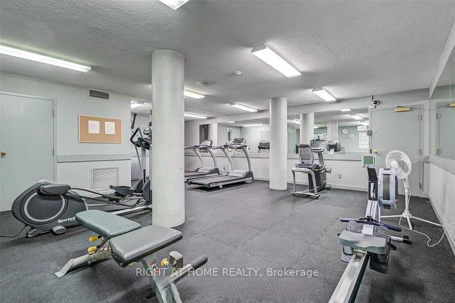 2 Bedrooms Condo at 92 King, Toronto For sale