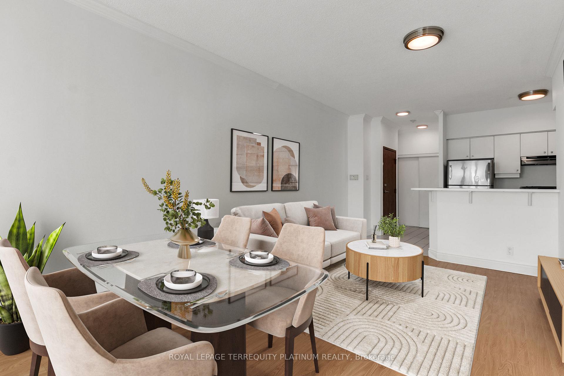 2 Bedrooms Condo at 10 Yonge, Toronto For sale