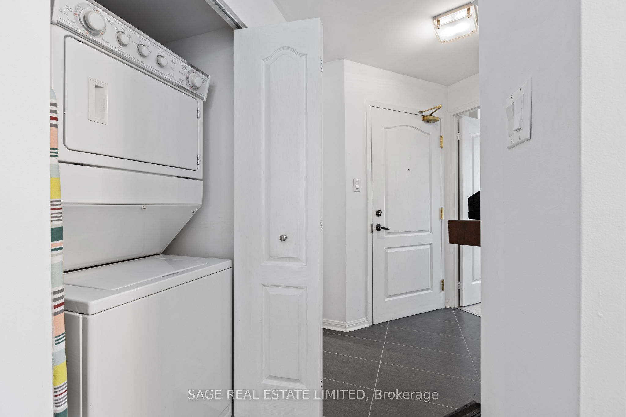 55 Lorindale Avenue, #105