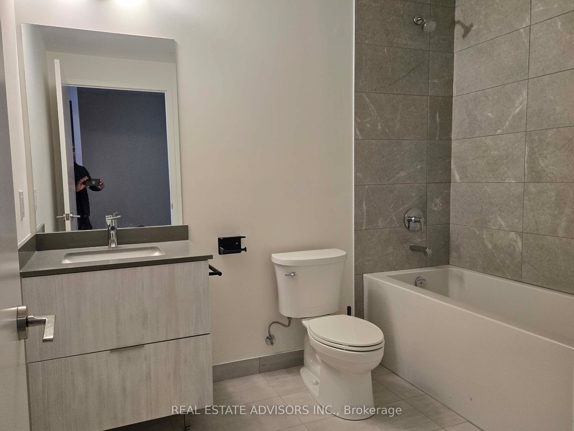 2 David Eyer Road, #422