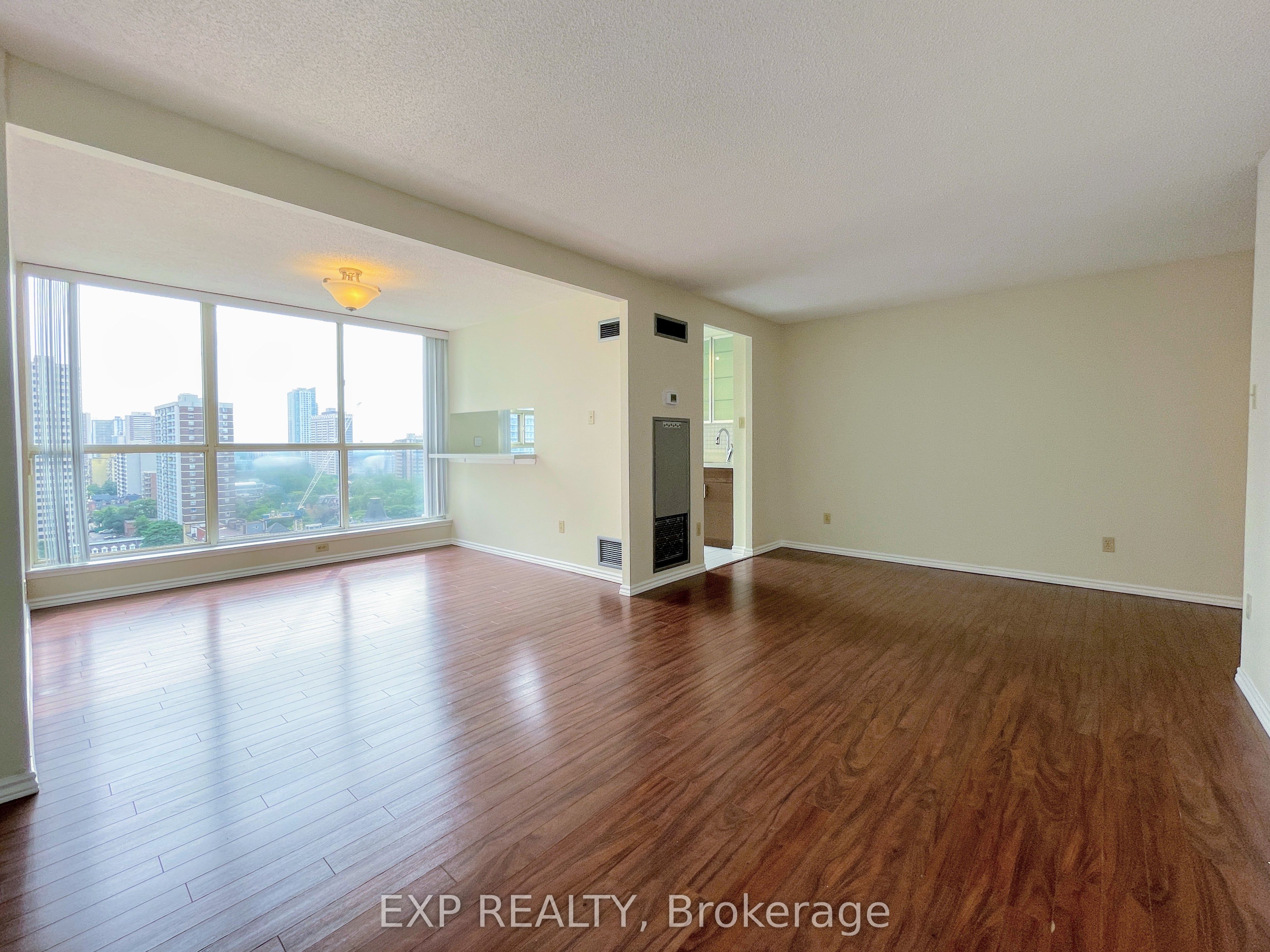 1055 Bay Street, #1802