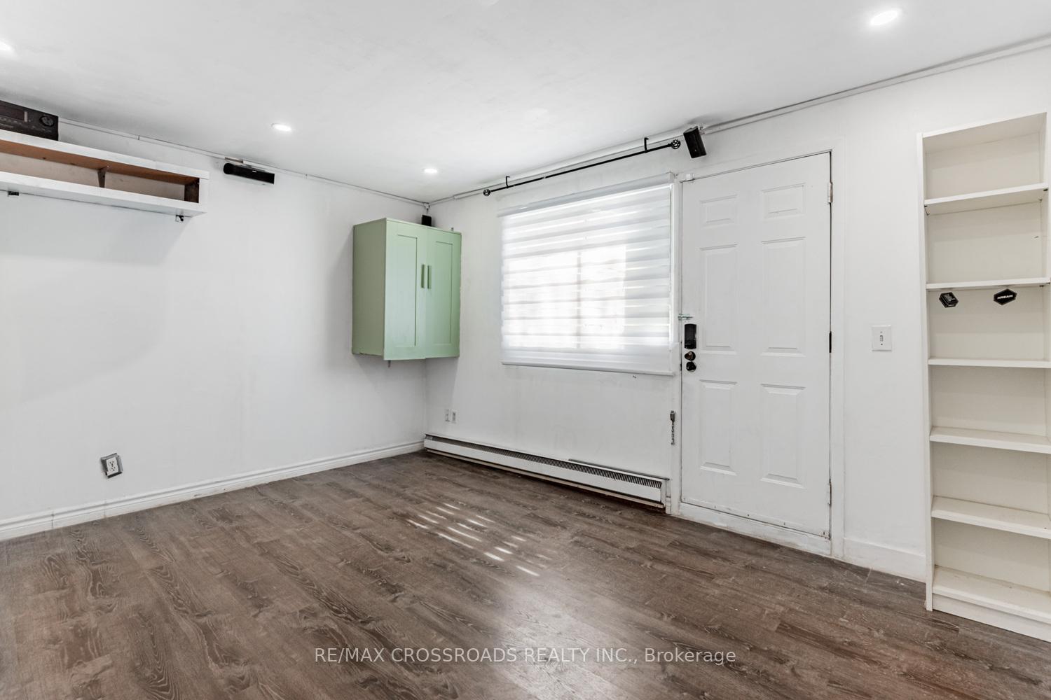 4 Bedrooms Condo at 43 Courville Coachway, Toronto For sale