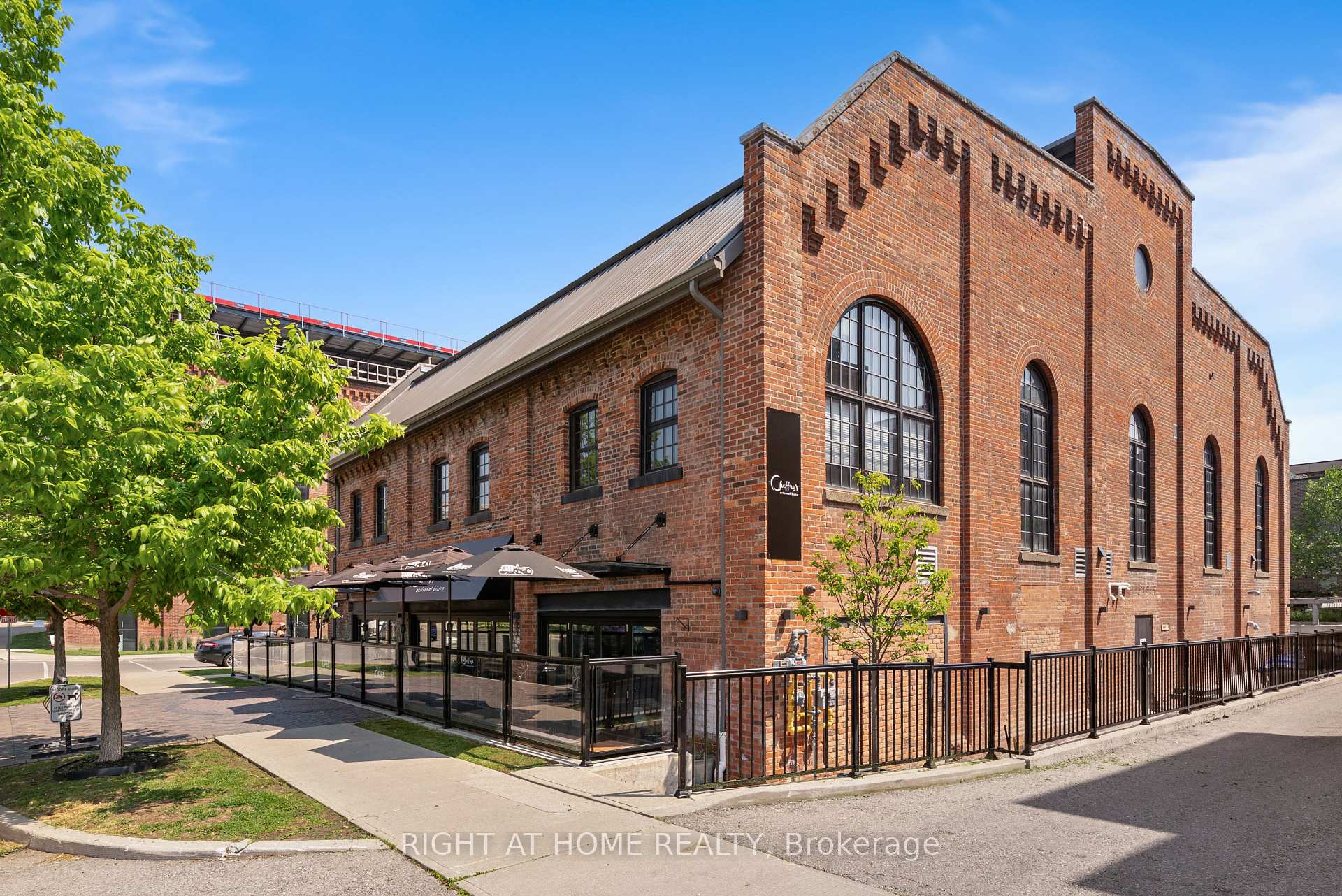 3 Bedrooms Condo at 11 Foundry, Toronto For sale
